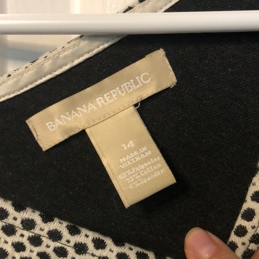 Black & Cream Short Sleeve Top | Banana Republic - Picture 4 of 6